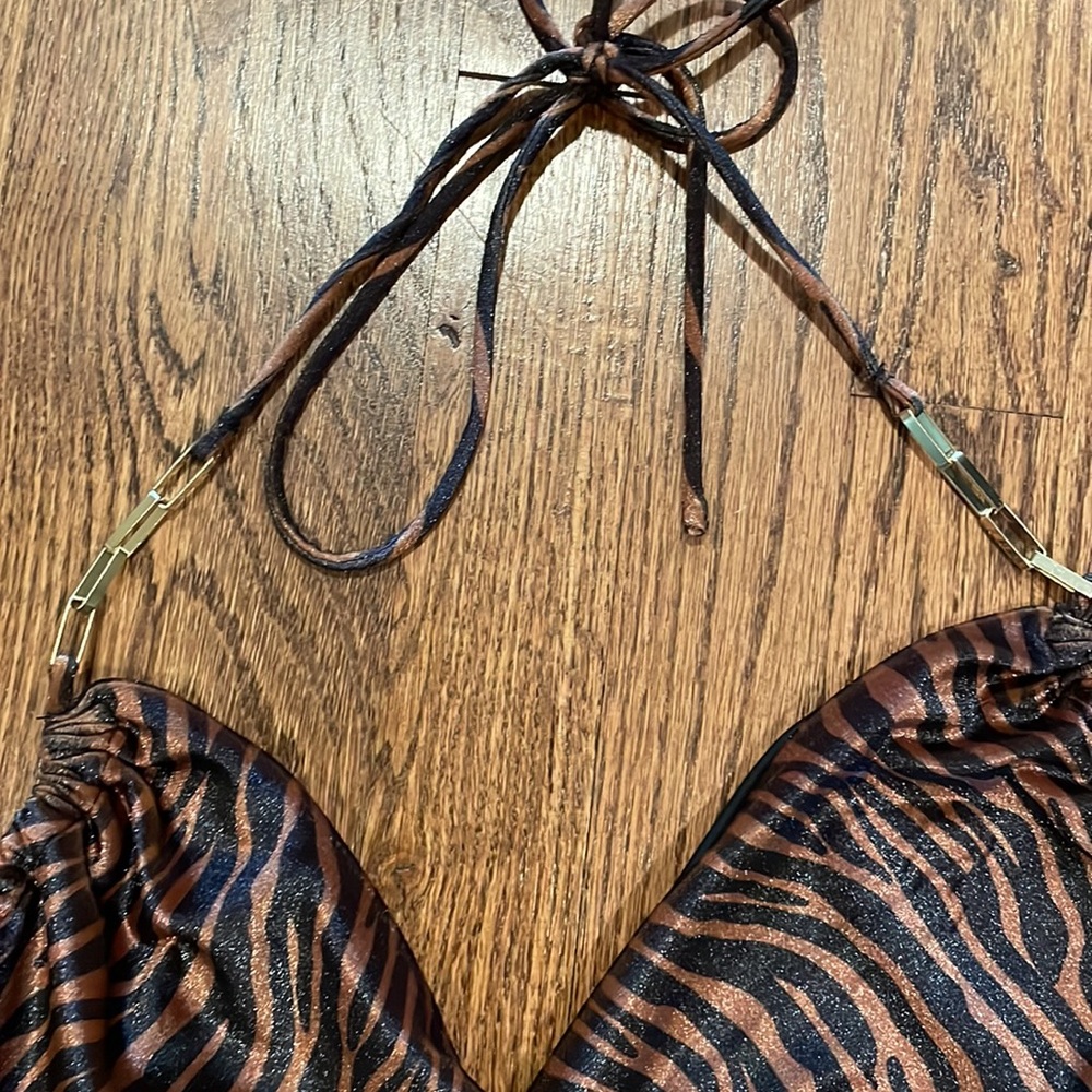 Princess Polly brown/black zebra stripe velvet wrap halter top size 6 - Picture 2 of 4